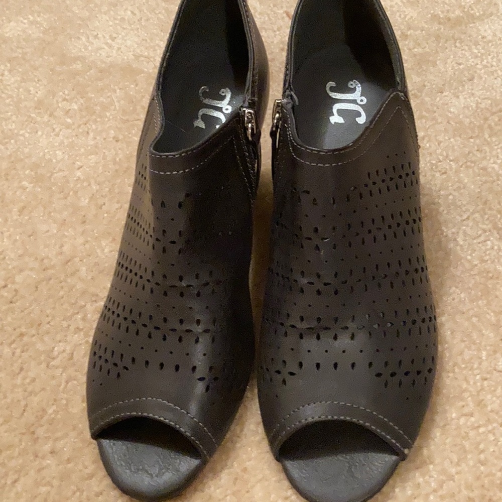 New wedge shoes